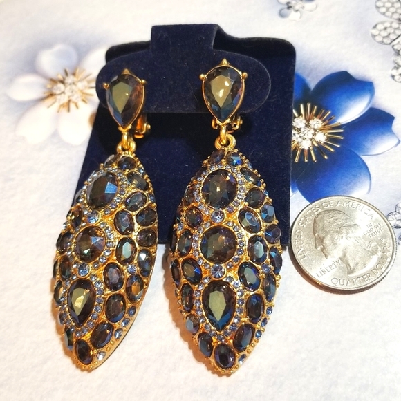 BRAND NEW Oscar de la Renta Crystal Elegance 14k plated Clip Earrings - Picture 4 of 8